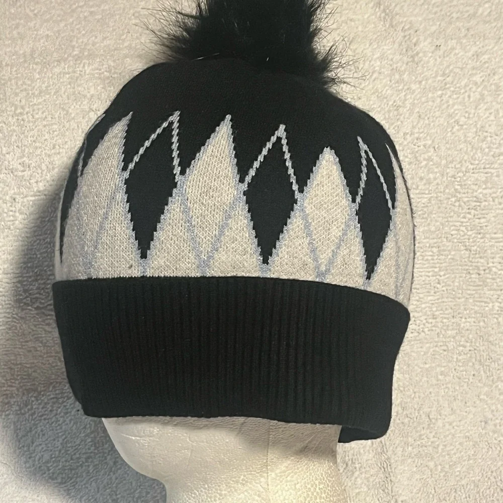 Tahari Faux Fur Pompom Winter Hat
